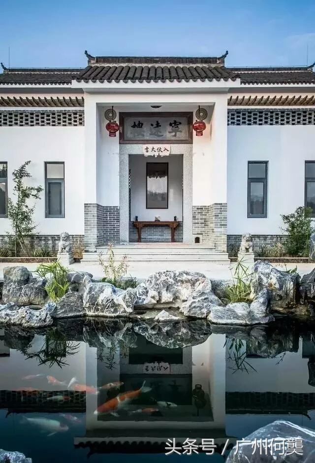 坐落在广东梅州农村的一套中式别墅 吸引了无数村民的驻足观看