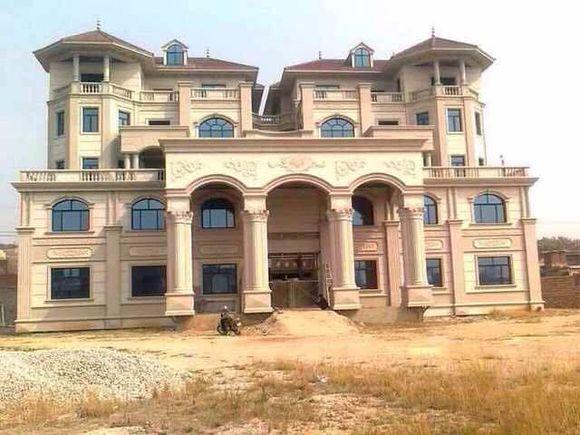 晒晒福建莆田的农村别墅，你见过这么霸气奢华的房子吗