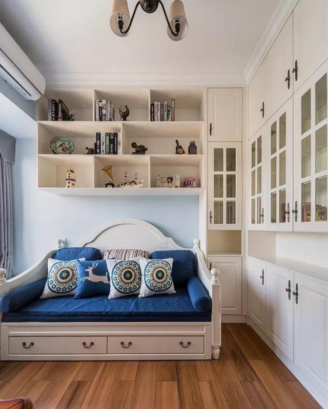 110平三居室美式风格装修，设计师的设计太棒了，尤其是卧室，很漂亮！