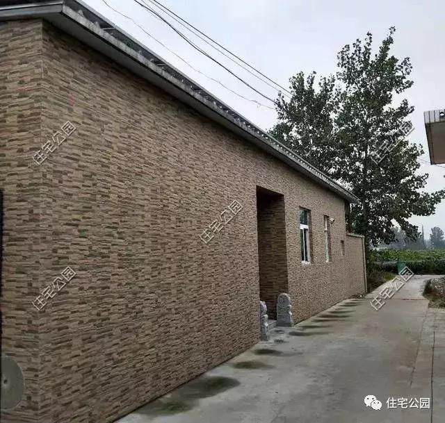 江苏农村花了50万建成的平房别墅，这样光伏发电的屋面见过么