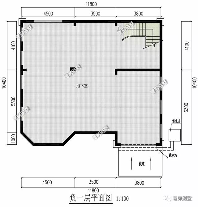 一栋建在浙江农村的三层豪宅别墅，带地下室和大窗采光，妥妥的地标性建筑