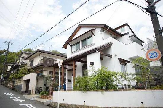 日本“穷人”住别墅，富人却住公寓的原因？