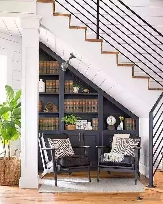 别墅就该有座好看的楼梯，绝对让你家变得惊艳无比~