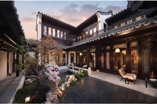 中式别墅长啥样子，青砖黛瓦、古香古色，美不胜收
