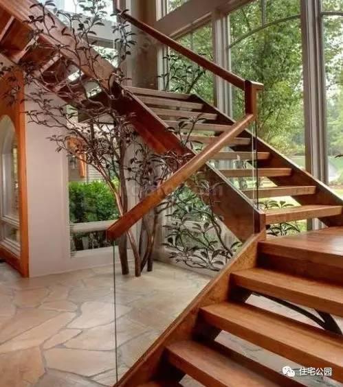 花大价盖好的别墅，不配一个华丽的楼梯可怎么行！12款楼梯推荐