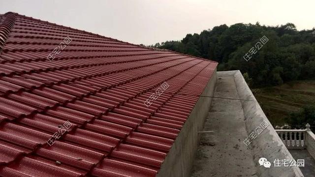 湖南农村3个月95万盖别墅，坡屋顶木架改现浇却被熟人工头坑惨？