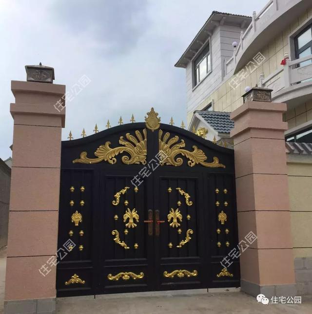 河南农村建新房，40万盖好这栋三层别墅，这性价比可真是没谁了！