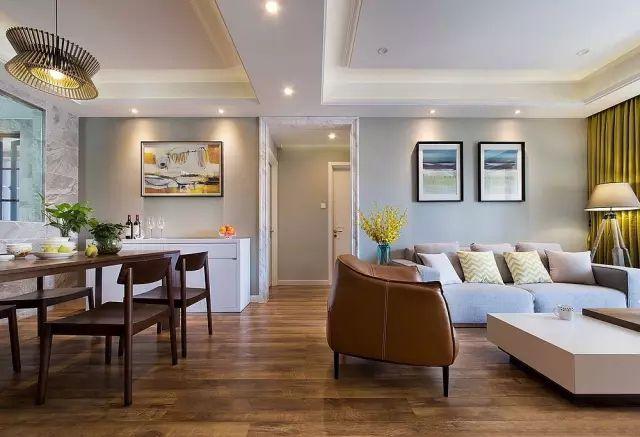 125平方的现代简约风格装修效果图，空间宽敞明亮，三居室的环境打造的非常简约小资。