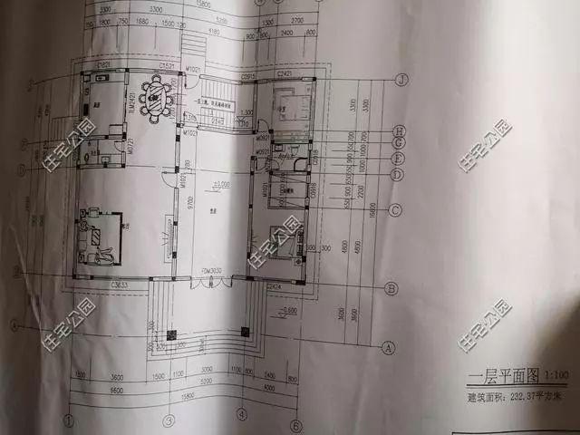 农村孝子彗星修建三层别墅，父亲生病母亲监工，主体70万建成，凝聚着一家人的爱