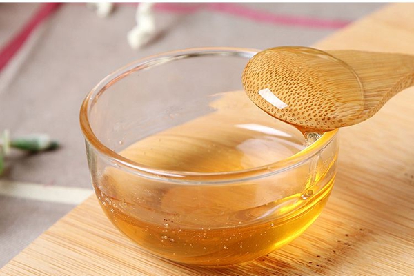 一杯清水辨别蜂蜜真假？冬天怎样辨别真假蜂蜜？