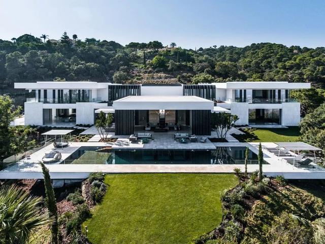 3100㎡ 的别墅，售价2.5亿，从没见过这么惊艳的泳池