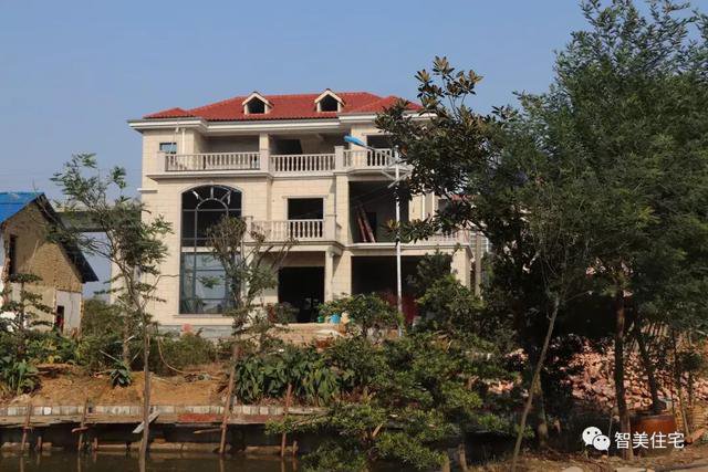晒一栋建在湖南农村的别墅，主体花去50万，在村里还不是最好
