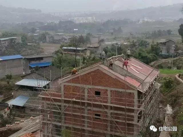 农村自建房屋顶这样做，不做防水也不漏